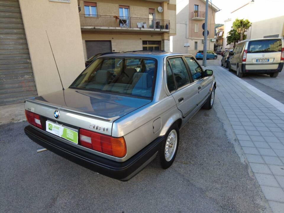 Image 10/19 de BMW 318i (1989)