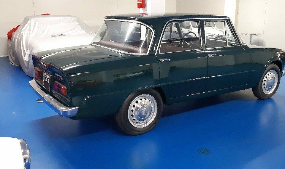 Image 2/27 de Alfa Romeo Giulia 1300 (1964)