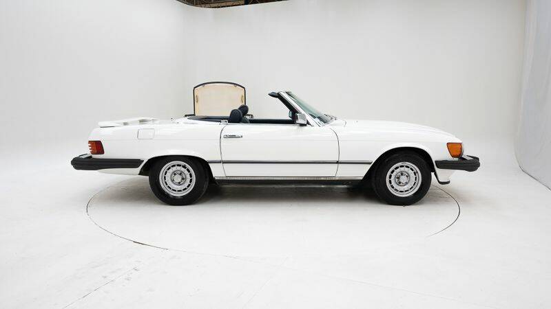 Image 9/15 de Mercedes-Benz 380 SL (1982)