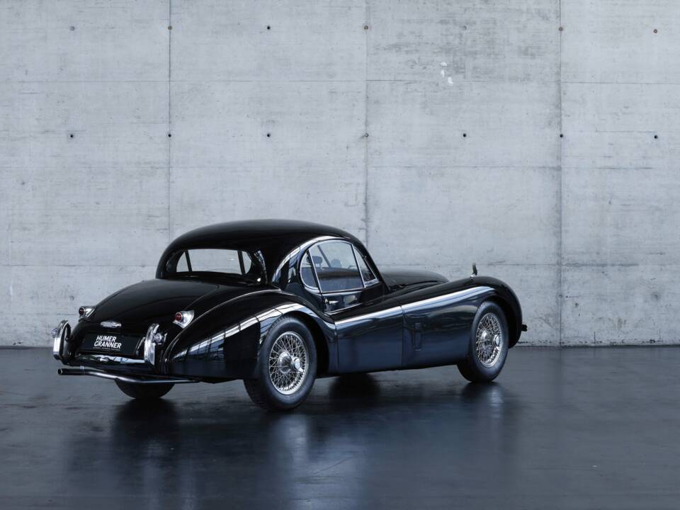 Image 4/47 de Jaguar XK 120 FHC (1954)