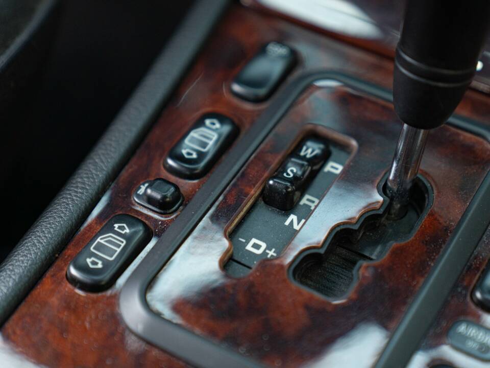 Image 33/50 de Mercedes-Benz E 430 (2000)