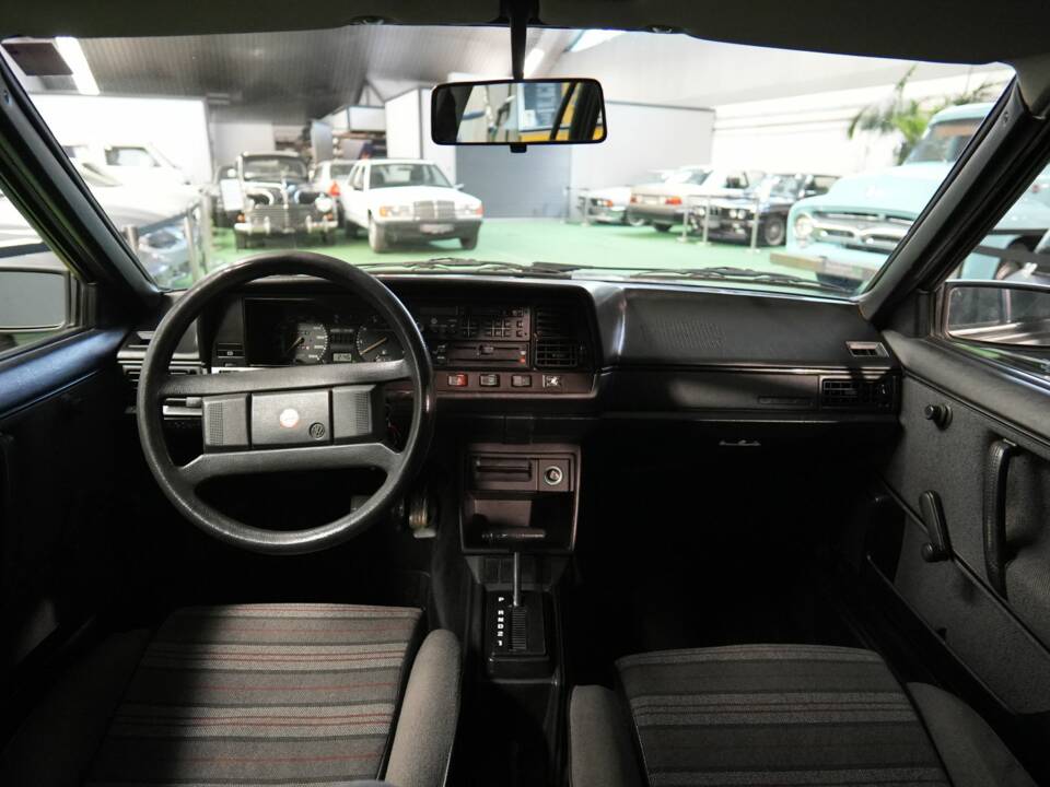 Bild 31/42 von Volkswagen Passat Variant 1.8 (1986)