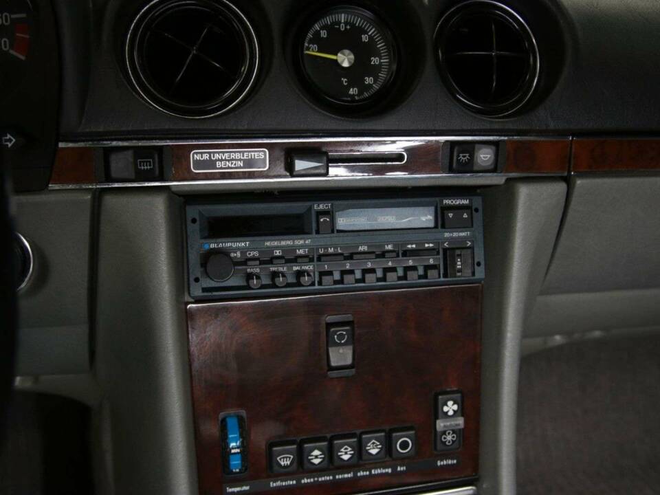 Image 15/30 of Mercedes-Benz 300 SL (1986)