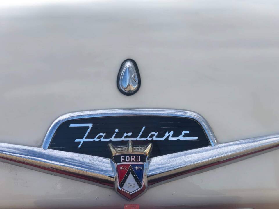 Immagine 9/17 di Ford Fairlane 500 Club Victoria (1956)