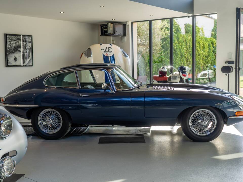 Image 1/23 de Jaguar Type E 4.2 (1967)