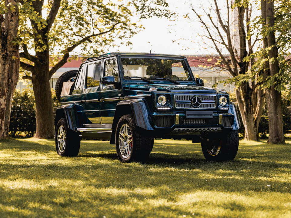 Immagine 5/99 di Mercedes-Benz Maybach G 650 Landaulet (2018)