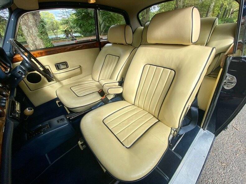 Image 24/42 of Bristol 411 Mk. V (1975)