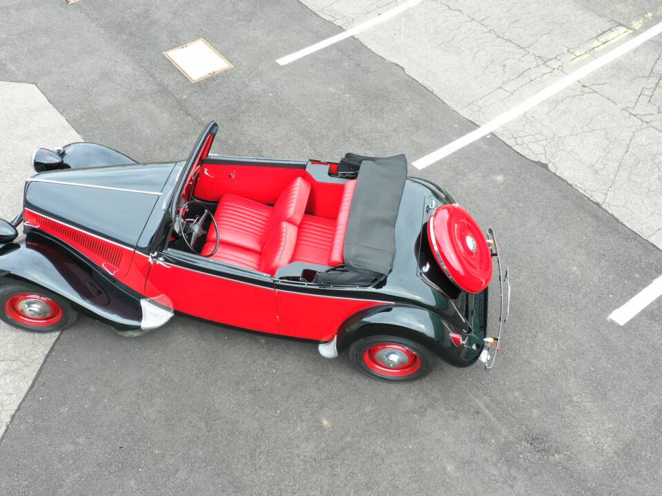 Immagine 5/45 di Citroën Traction Avant 11 BL (1952)