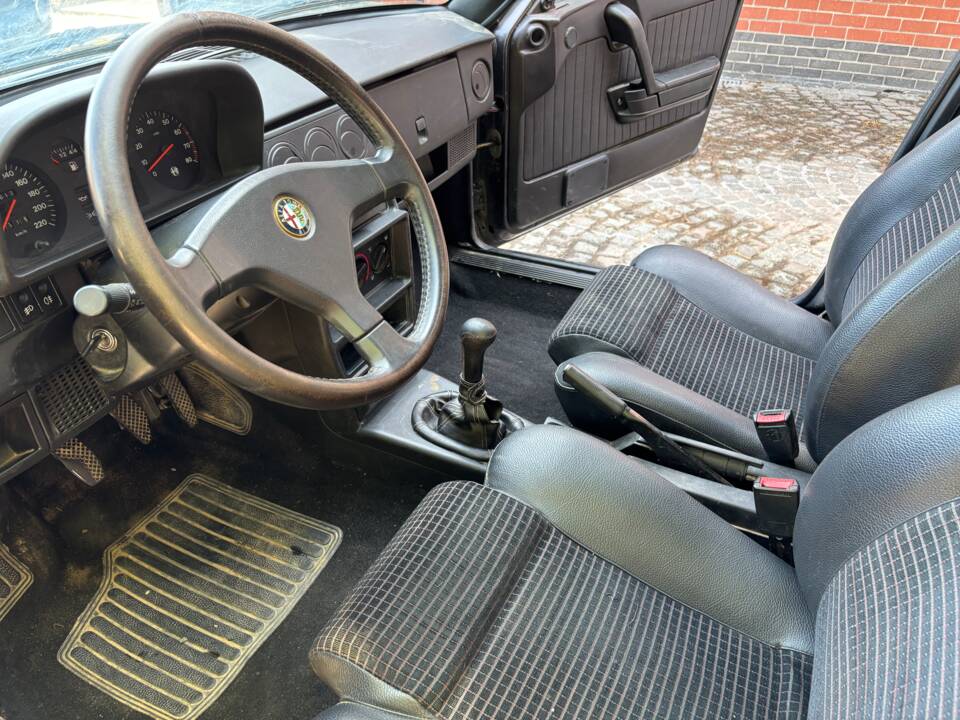 Image 11/13 of Alfa Romeo 33 - 1.3 (1994)