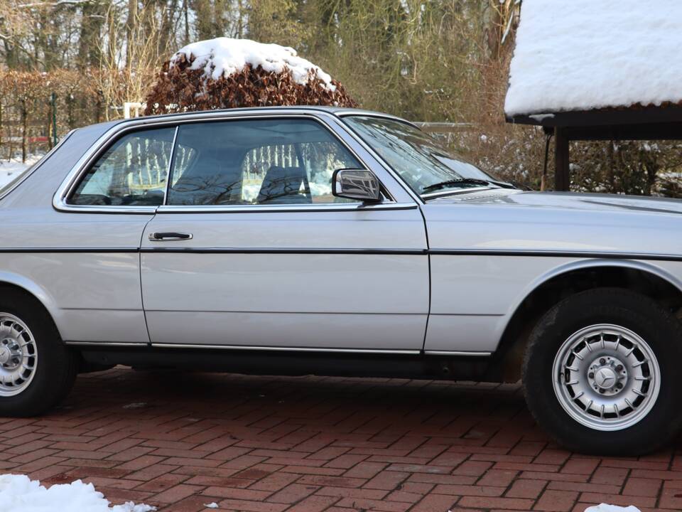 Bild 1/50 von Mercedes-Benz 280 C (1977)