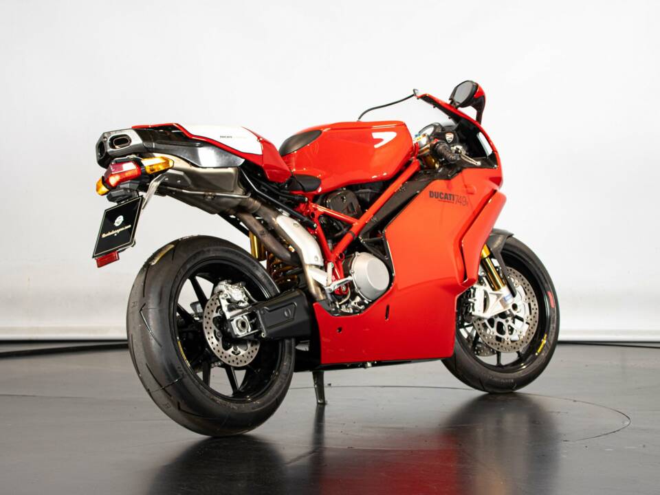 Image 4/50 of Ducati DUMMY (2004)