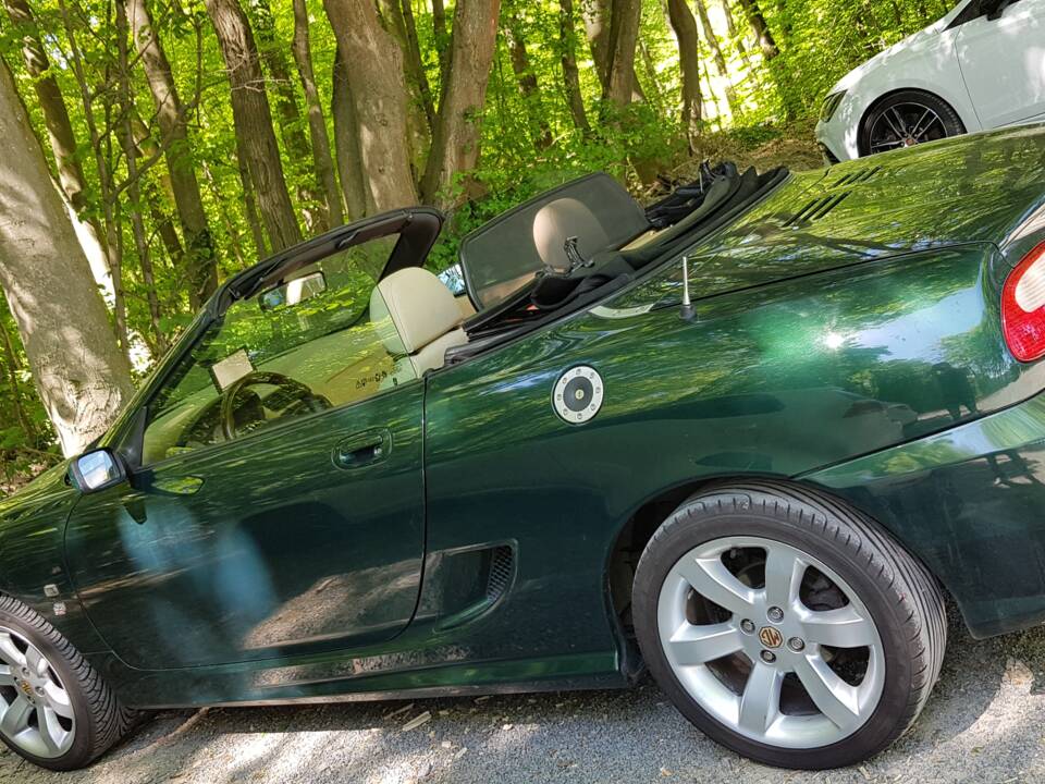 Image 2/4 of MG TF 135 (2002)