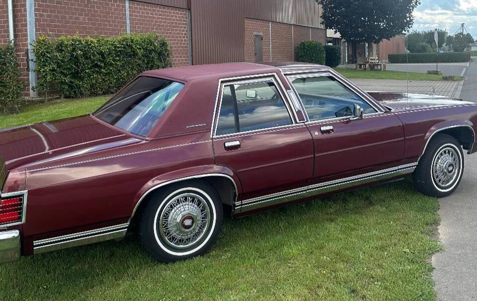 Bild 9/10 von Mercury Grand Marquis (1986)