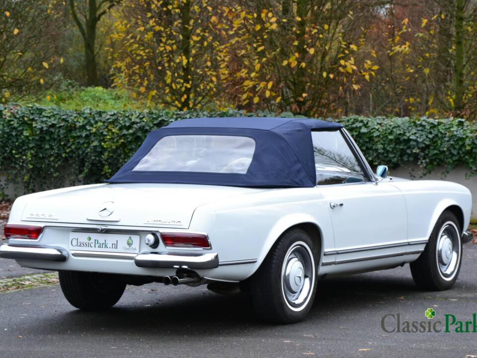 Image 25/50 of Mercedes-Benz 250 SL (1966)