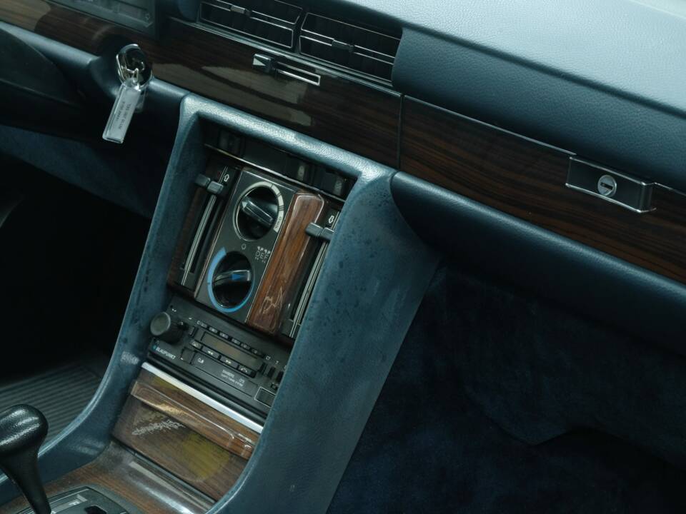 Image 42/50 de Mercedes-Benz 280 SEL (1978)