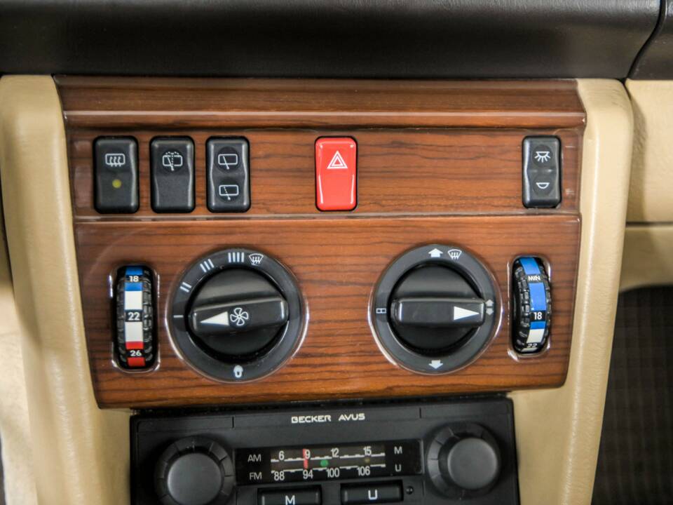 Bild 24/50 von Mercedes-Benz 230 TE (1987)
