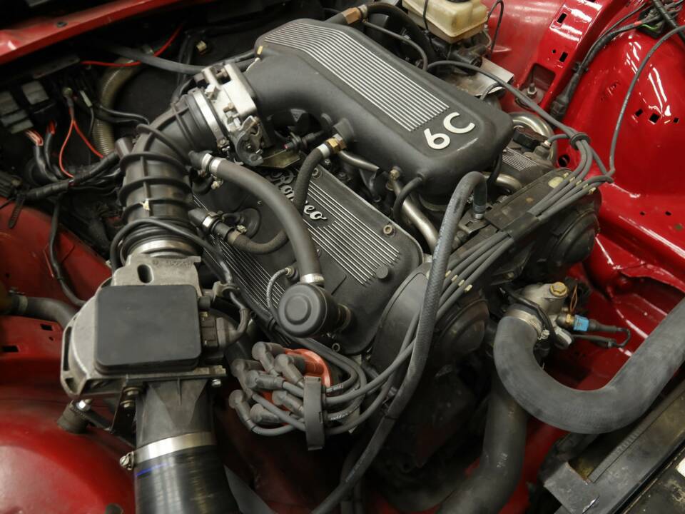 Image 47/50 de Alfa Romeo 75 3.0 V6 QV (1990)