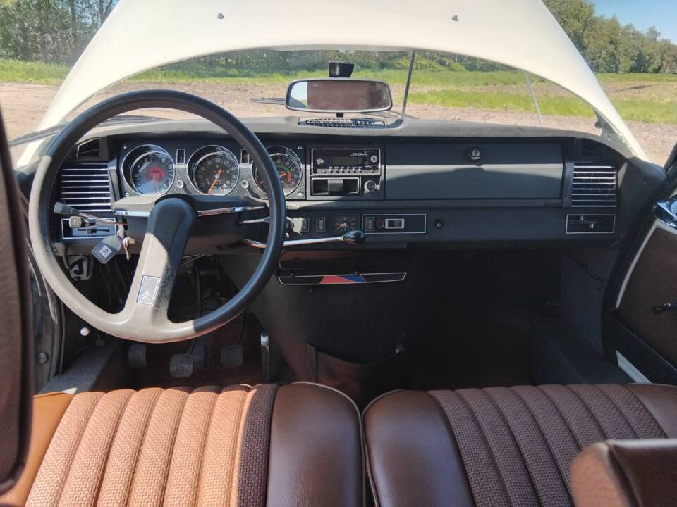 Image 24/40 of Citroën DS 21 (1972)