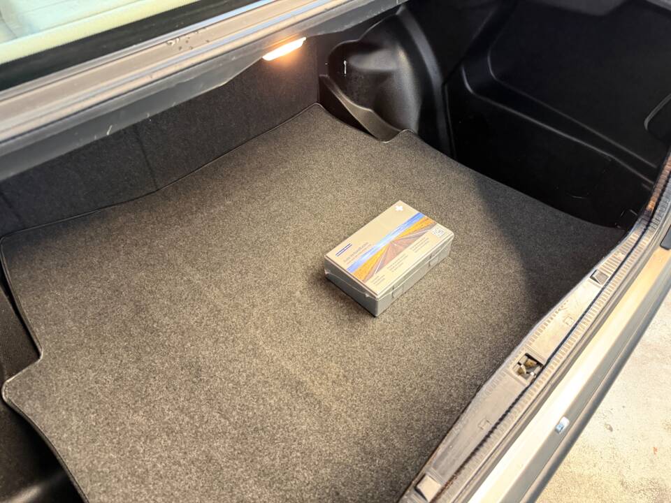 Afbeelding 23/36 van Mercedes-Benz 200 (1988)