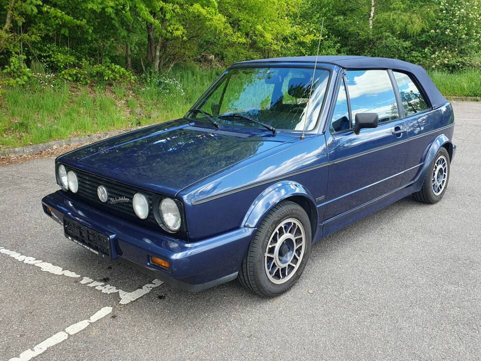 Image 52/75 de Volkswagen Golf Mk I Convertible 1.8 (1991)