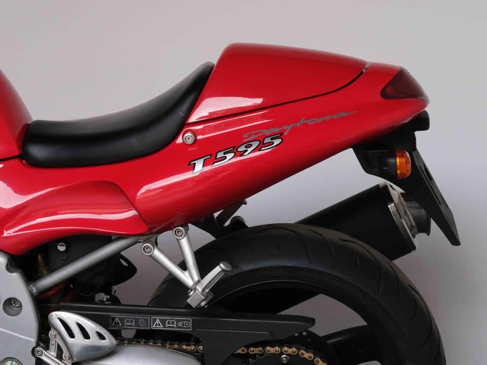 Image 25/66 of Triumph Daytona T595 (1998)