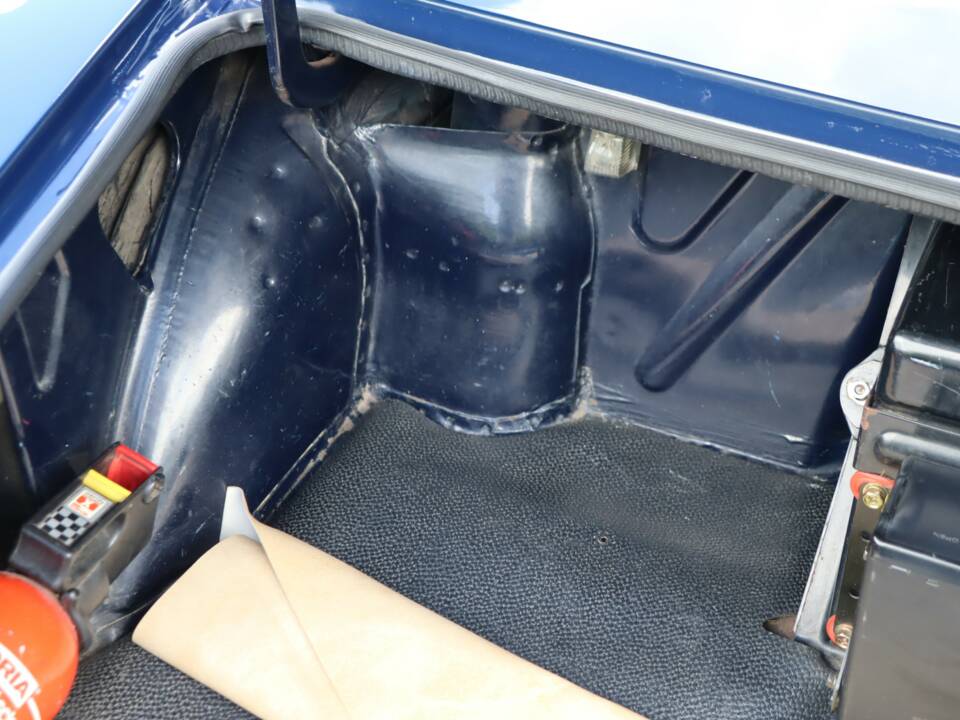 Image 23/50 of FIAT 124 Spider CS1 (1978)