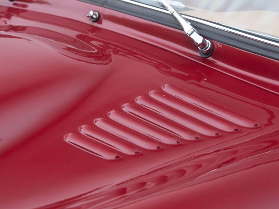 Image 47/50 of TVR Vixen Series 1 (1968)