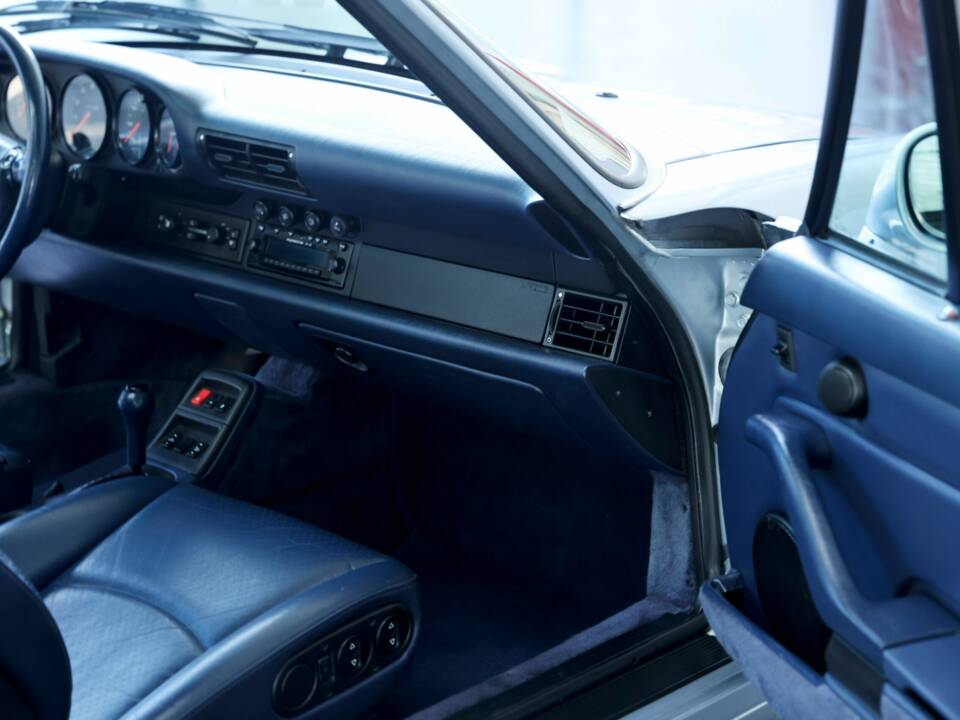 Bild 30/50 von Porsche 911 Carrera (1995)