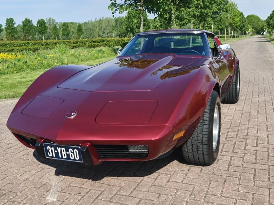 Image 8/8 of Chevrolet Corvette Stingray (1976)