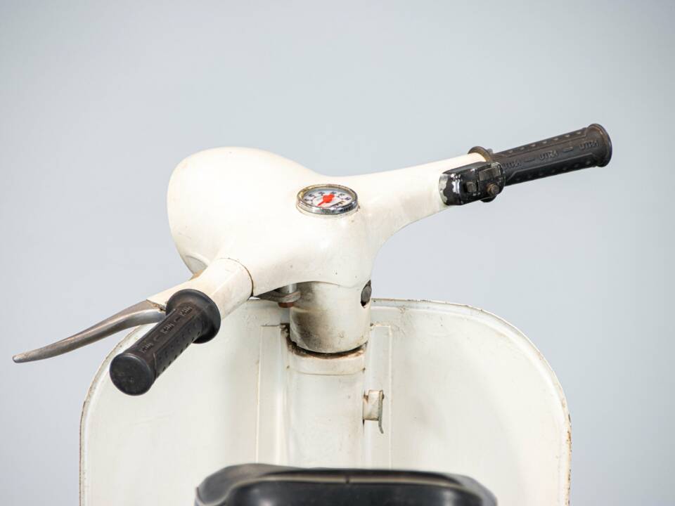 Immagine 24/32 di Piaggio Vespa 50 L (1968)