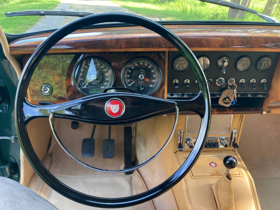 Image 6/35 de Jaguar Mk II 3.8 (1961)