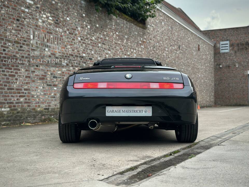 Image 16/59 of Alfa Romeo Spider 2.0 JTS (2003)