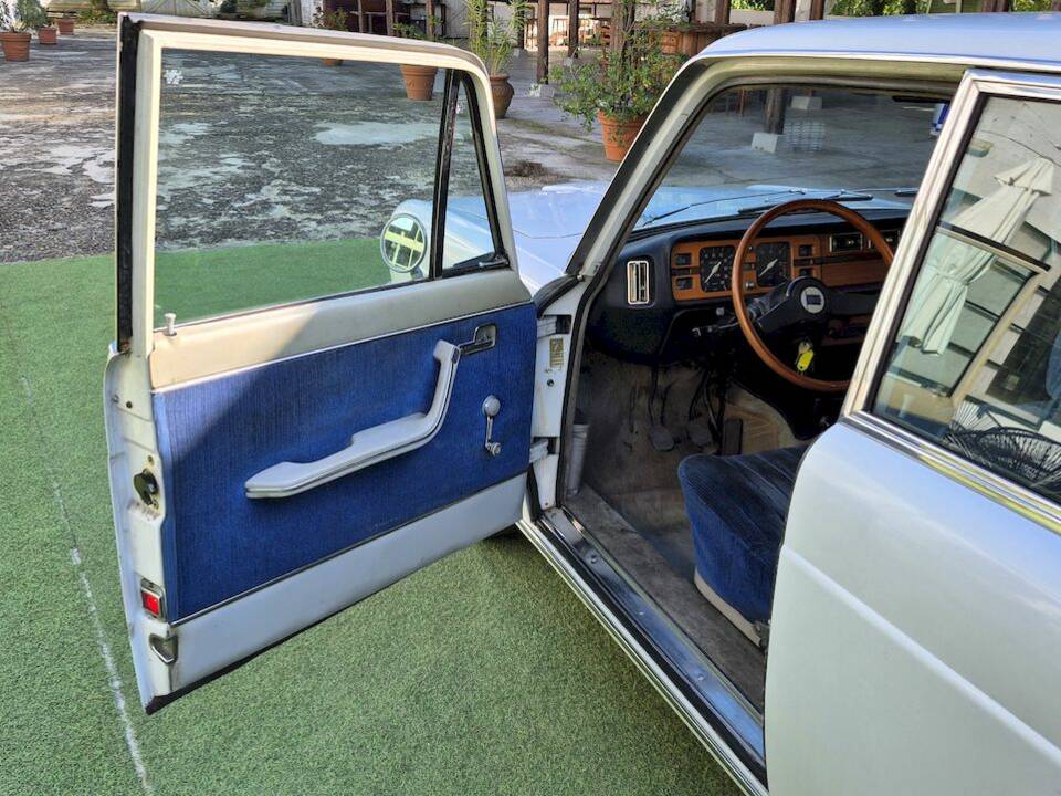 Bild 19/59 von Lancia 2000 Iniezione (1972)