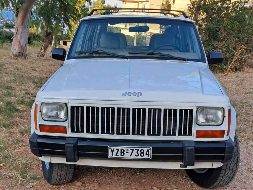 Bild 4/8 von Jeep Cherokee 2.5 TD (1997)