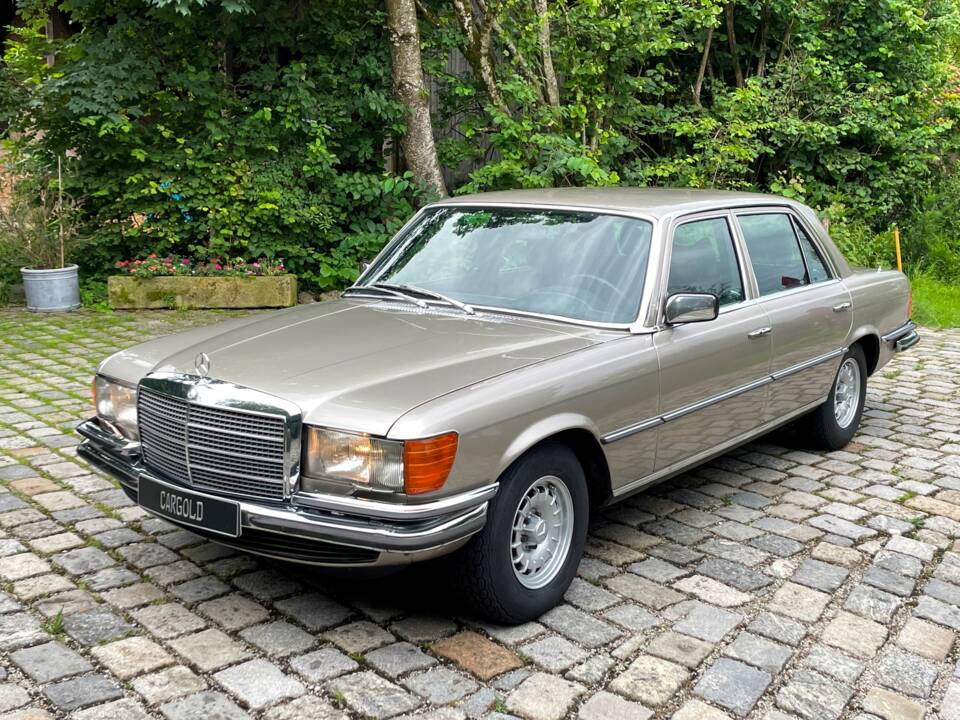 Afbeelding 28/31 van Mercedes-Benz 450 SEL 6,9 (1975)