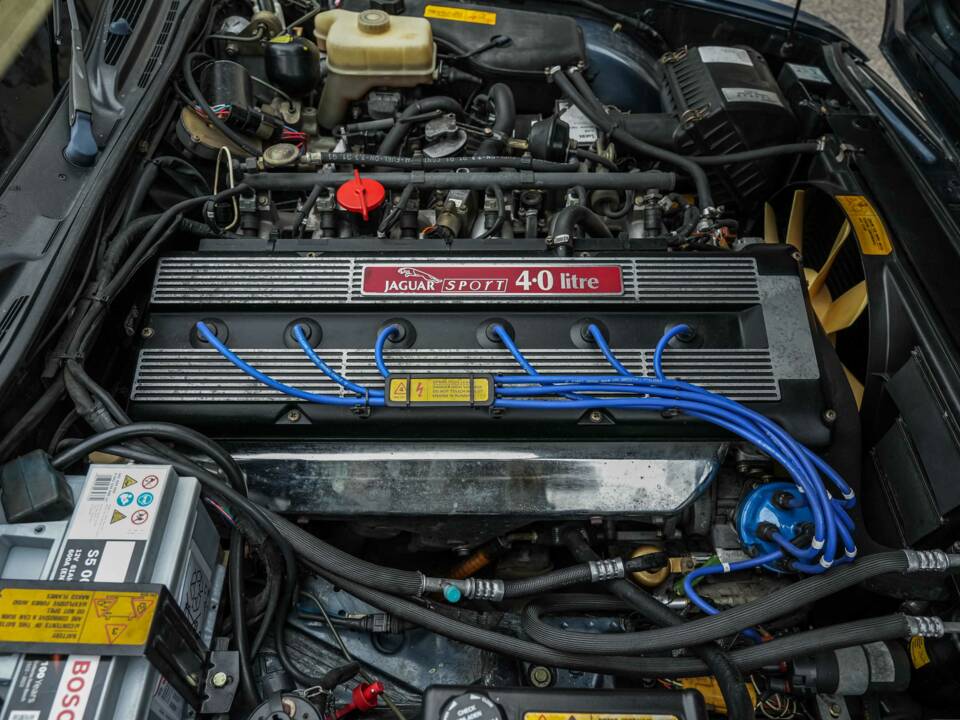 Immagine 28/55 di Jaguar XJ 40 (XJ-R) (1990)