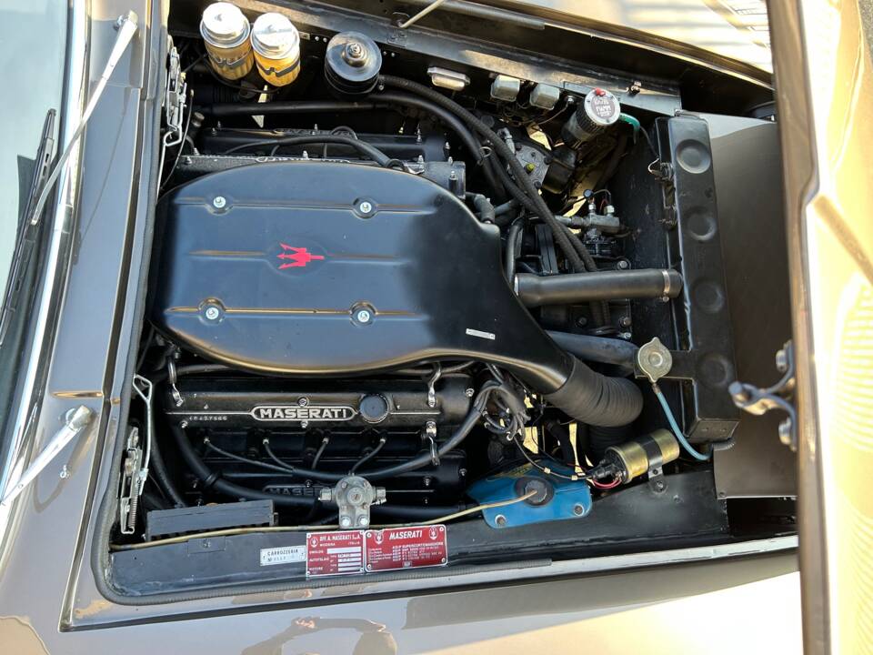 Image 65/101 of Maserati Mexico 4200 (1971)