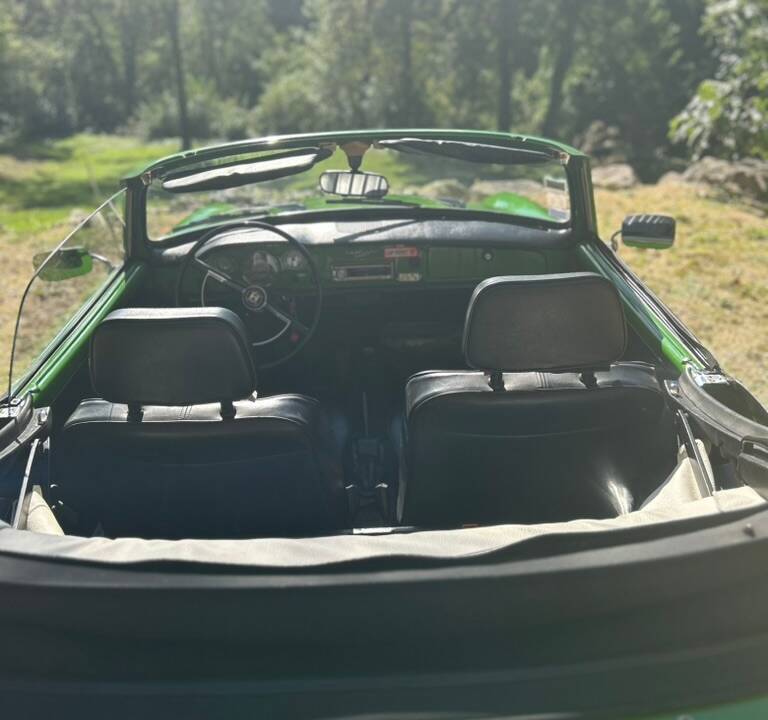 Image 26/86 of Volkswagen Karmann Ghia 1600 (1973)