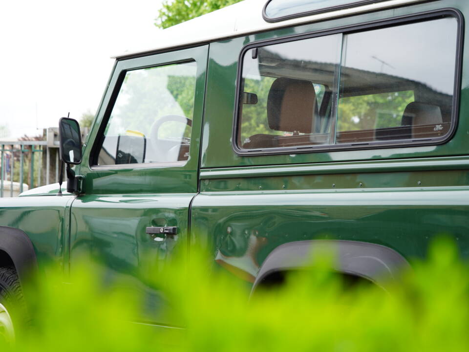 Image 6/35 de Land Rover Defender 90 (1998)