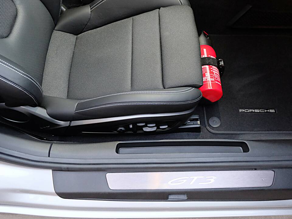 Bild 32/55 von Porsche 911 GT3 Touring (2023)