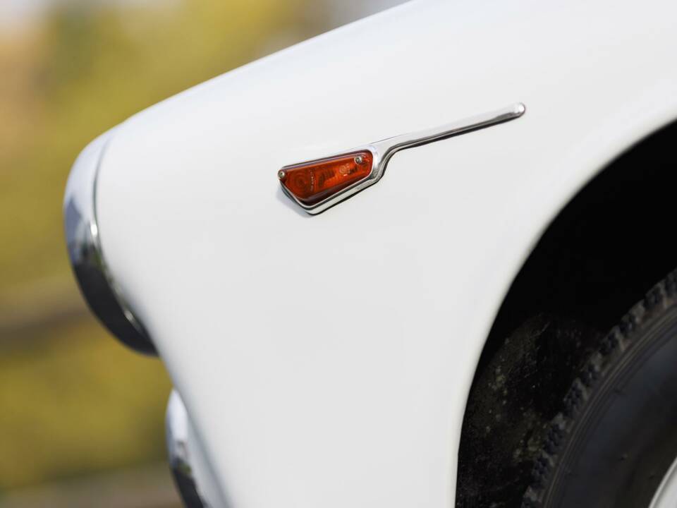 Image 45/50 of Alfa Romeo 2600 Spider (1964)
