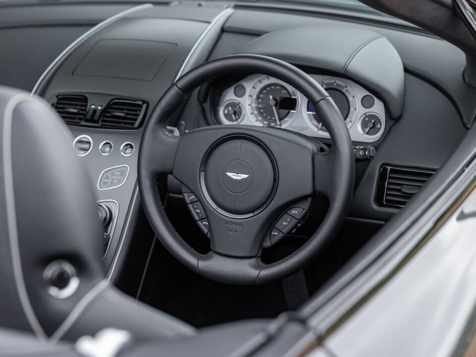 Image 44/50 of Aston Martin V8 Vantage AMR Roadster (2018)