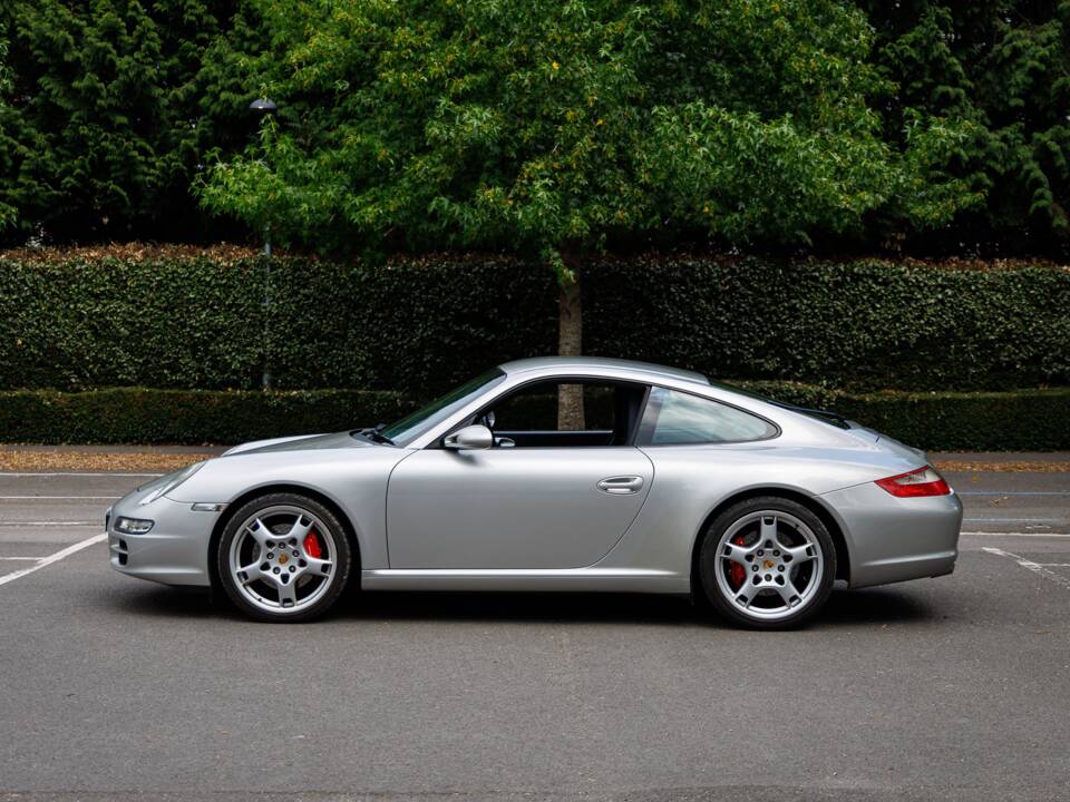 Bild 2/50 von Porsche 911 Carrera (2004)