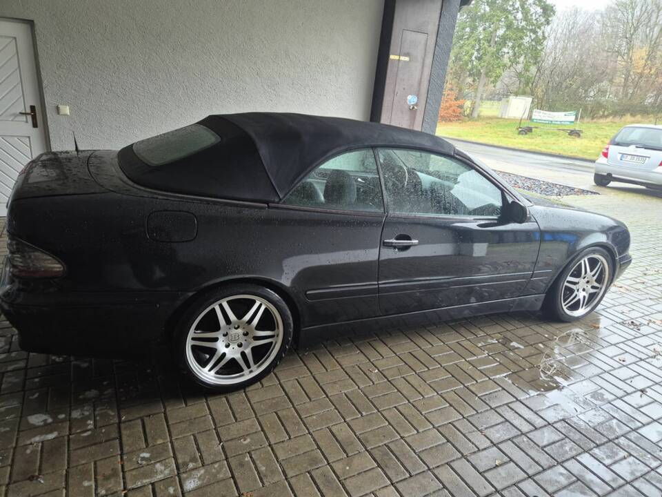 Immagine 4/8 di Mercedes-Benz CLK 320 (1998)