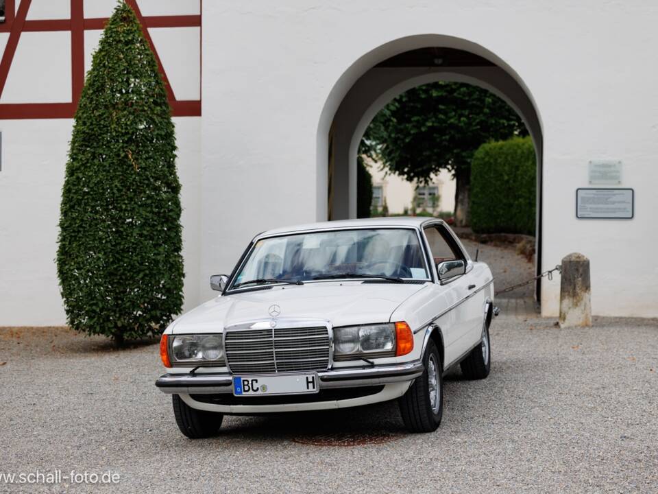 Bild 6/28 von Mercedes-Benz 230 C (1980)