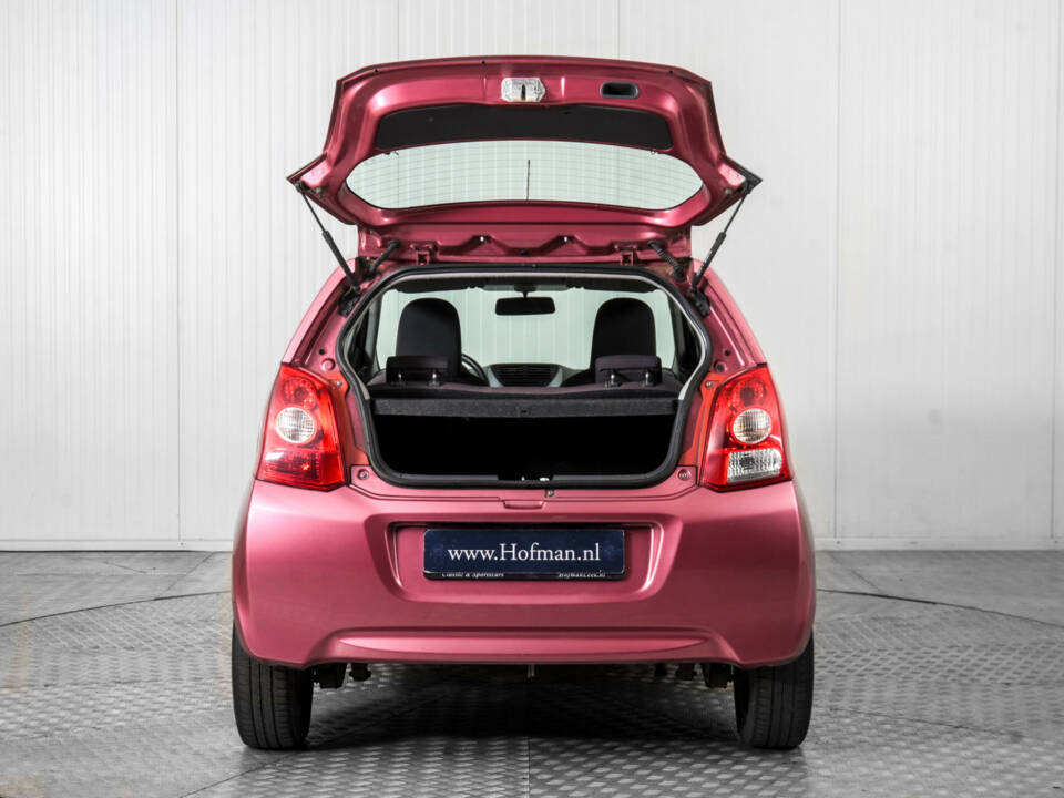 Image 38/48 of Suzuki Alto (2010)
