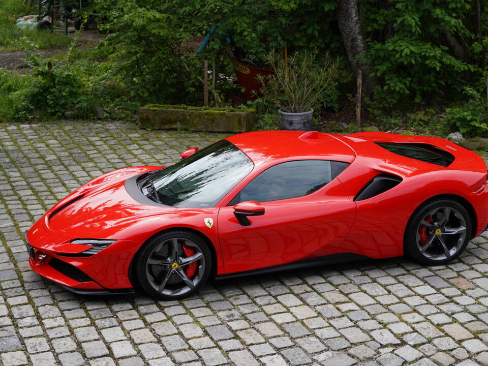 Immagine 1/18 di Ferrari SF90 Stradale (2020)