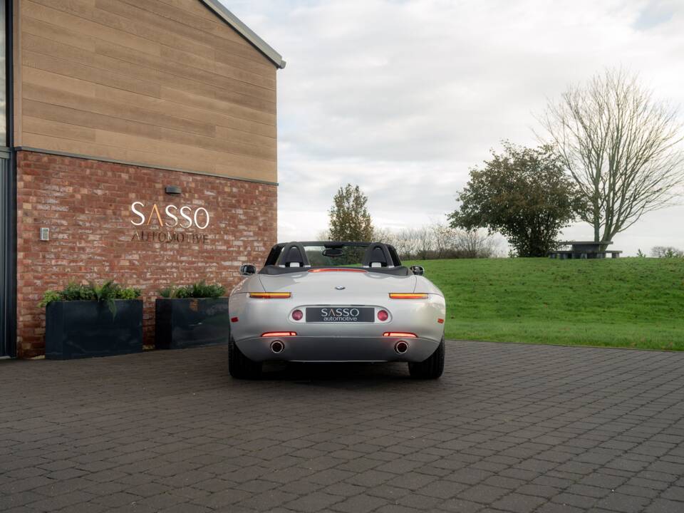 Image 13/84 of BMW Z8 (2001)
