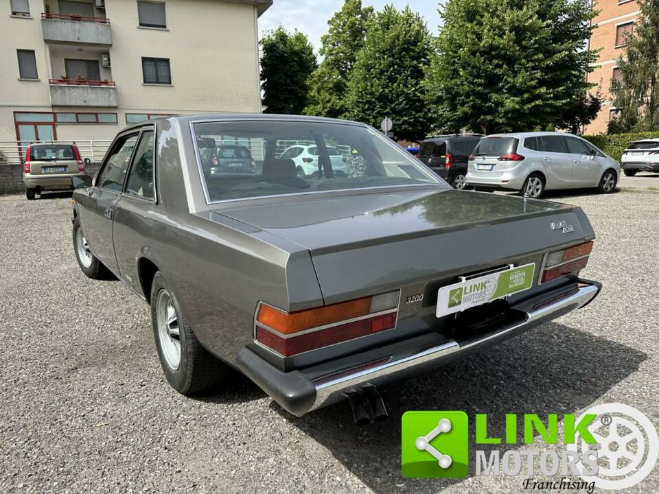 Bild 5/10 von FIAT 130 Coupé (1972)