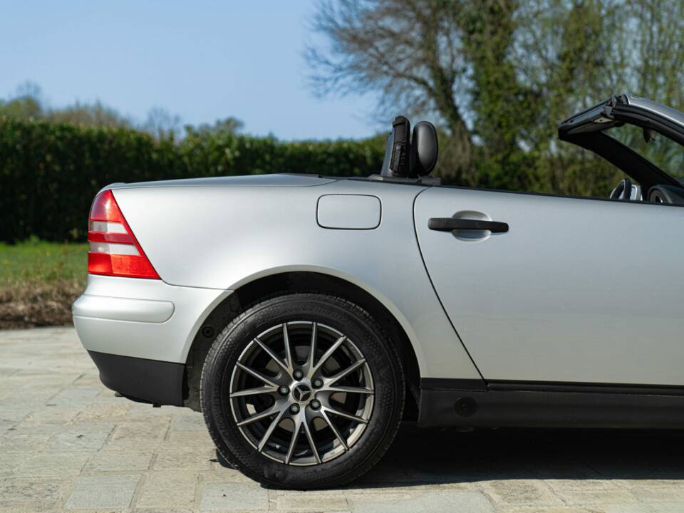 Afbeelding 29/50 van Mercedes-Benz SLK 200 (1997)